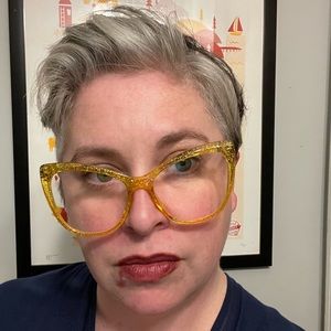 Meet your Posher, Caroline